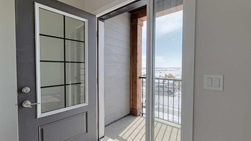 282 Alpine Avenue Sw, Calgary, AB - Indoor Photo Showing Other Room