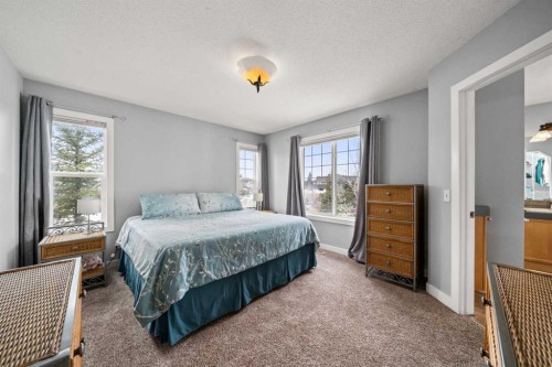 102 Morningside Point Sw, Airdrie, AB - Indoor Photo Showing Bedroom