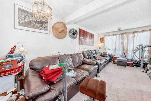 137 Bermuda Drive Nw, Calgary, AB - Indoor