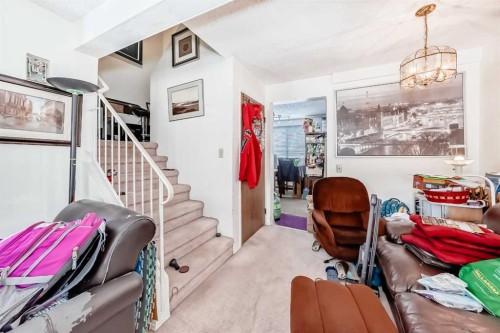 137 Bermuda Drive Nw, Calgary, AB - Indoor Photo Showing Other Room