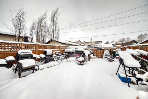 137 Bermuda Drive Nw, Calgary, AB - Outdoor