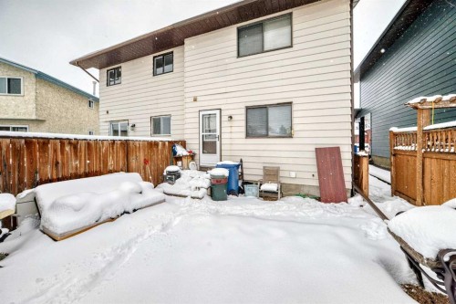 137 Bermuda Drive Nw, Calgary, AB - Outdoor With Exterior