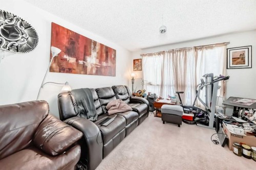 137 Bermuda Drive Nw, Calgary, AB - Indoor