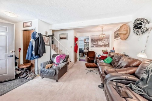 137 Bermuda Drive Nw, Calgary, AB - Indoor