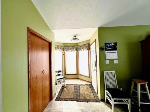 4723 50 Avenue, Irma, AB - Indoor Photo Showing Other Room