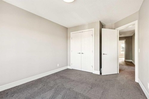 442 Quarry Park Boulevard Se, Calgary, AB - Indoor Photo Showing Other Room