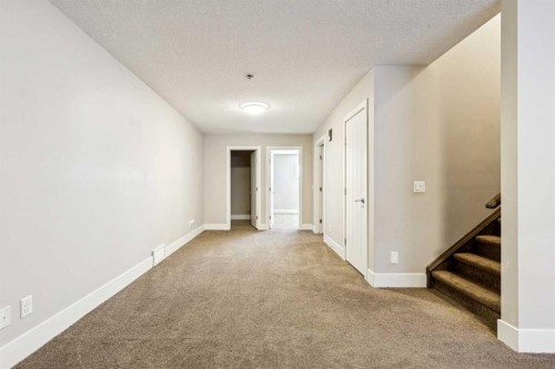 442 Quarry Park Boulevard Se, Calgary, AB - Indoor Photo Showing Other Room
