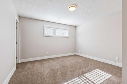 442 Quarry Park Boulevard Se, Calgary, AB - Indoor Photo Showing Other Room
