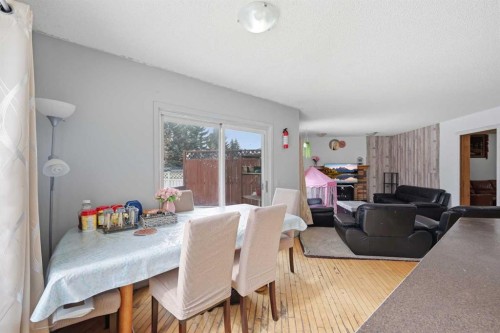 64 Eldorado Close Ne, Calgary, AB - Indoor Photo Showing Living Room