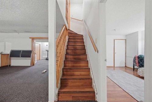 64 Eldorado Close Ne, Calgary, AB - Indoor Photo Showing Other Room