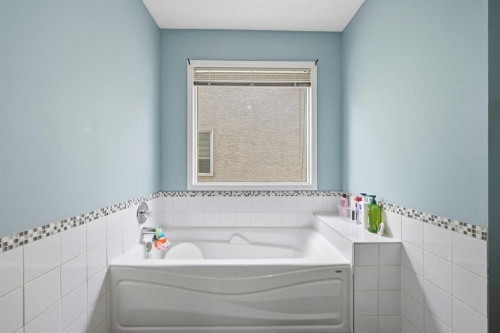 64 Eldorado Close Ne, Calgary, AB - Indoor Photo Showing Bathroom