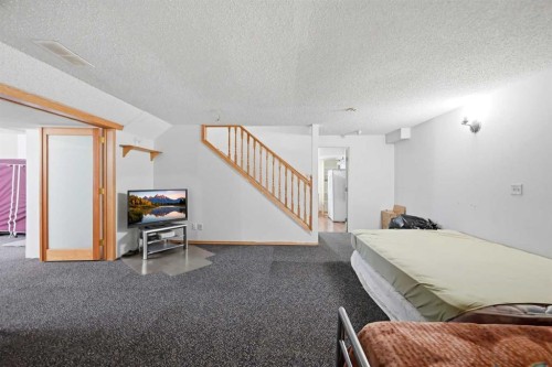 64 Eldorado Close Ne, Calgary, AB - Indoor Photo Showing Other Room