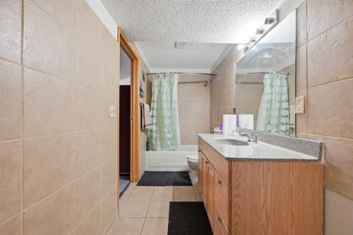 64 Eldorado Close Ne, Calgary, AB - Indoor Photo Showing Bathroom