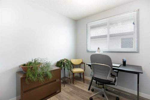 1133 Berkley Drive Nw, Calgary, AB - Indoor Photo Showing Office