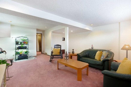 1133 Berkley Drive Nw, Calgary, AB - Indoor