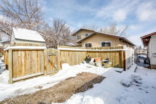 1133 Berkley Drive Nw, Calgary, AB - Outdoor