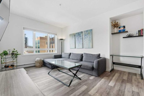 305-120 18 Avenue Sw, Calgary, AB - Indoor Photo Showing Living Room