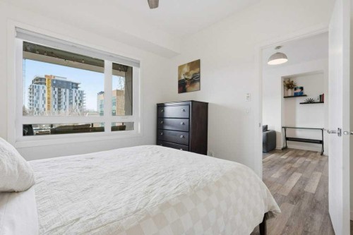 305-120 18 Avenue Sw, Calgary, AB - Indoor Photo Showing Bedroom