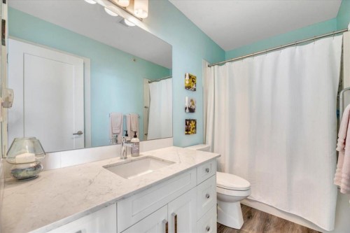 408-35 Walgrove Walk Se, Calgary, AB - Indoor Photo Showing Bathroom