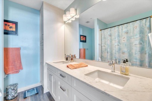 408-35 Walgrove Walk Se, Calgary, AB - Indoor Photo Showing Bathroom