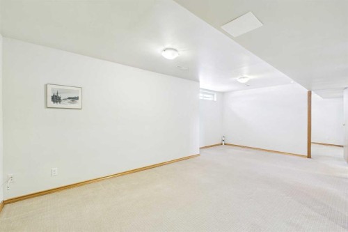 115 Macewan Park Heights Nw, Calgary, AB - Indoor Photo Showing Other Room