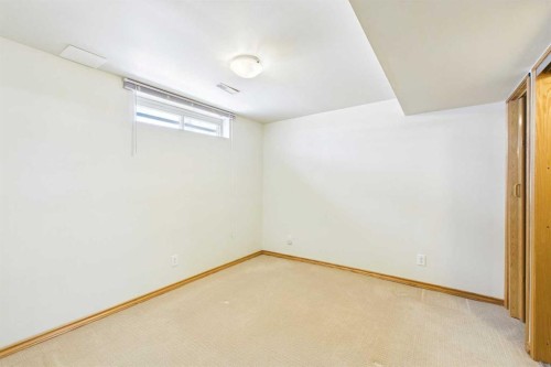 115 Macewan Park Heights Nw, Calgary, AB - Indoor Photo Showing Other Room