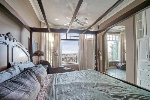 8 Mt Douglas Point Se, Calgary, AB - Indoor Photo Showing Bedroom