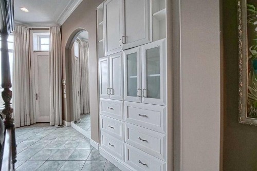 8 Mt Douglas Point Se, Calgary, AB - Indoor Photo Showing Other Room