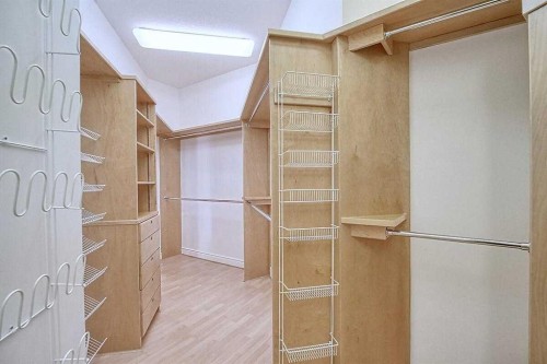 8 Mt Douglas Point Se, Calgary, AB - Indoor