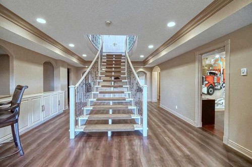 8 Mt Douglas Point Se, Calgary, AB - Indoor Photo Showing Other Room