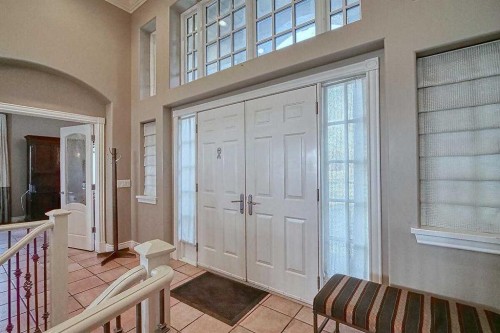 8 Mt Douglas Point Se, Calgary, AB - Indoor Photo Showing Other Room