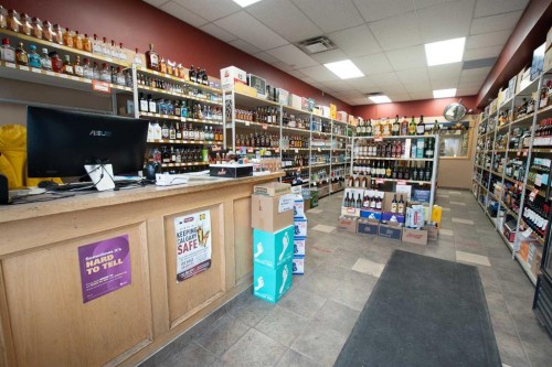 1234 12 Ne, Calgary, AB 