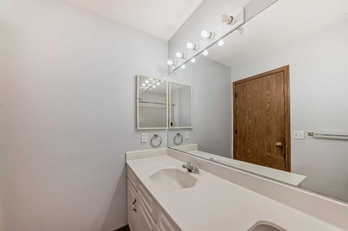 172 Panorama Hills Place Nw, Calgary, AB - Indoor Photo Showing Bathroom