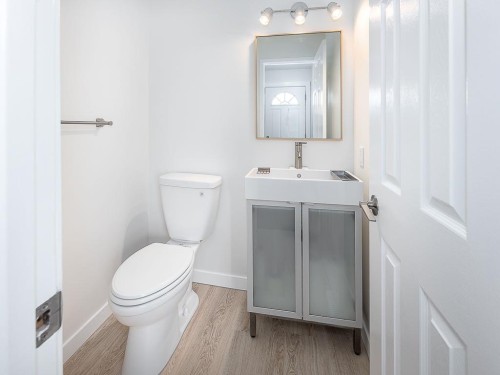 84 Queen Anne Close Se, Calgary, AB - Indoor Photo Showing Bathroom