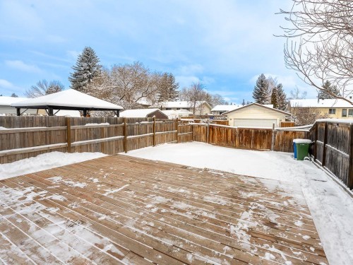 84 Queen Anne Close Se, Calgary, AB - Outdoor