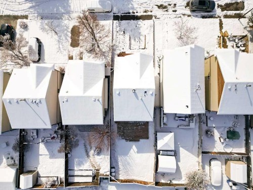 84 Queen Anne Close Se, Calgary, AB - Outdoor