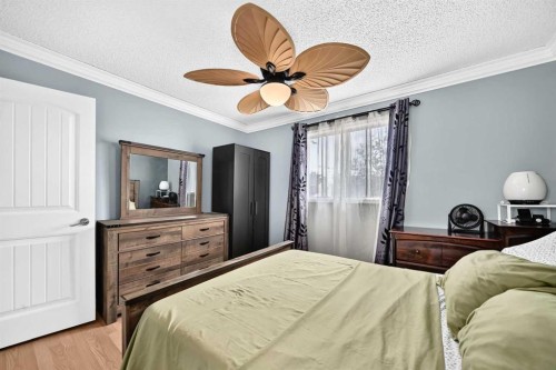 3321 56 Street Ne, Calgary, AB - Indoor Photo Showing Bedroom