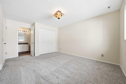 59 Sunlake Close Se, Calgary, AB - Indoor Photo Showing Other Room