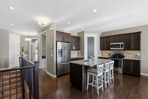 1929 High Park Circle Nw, High River, AB - Indoor Photo Showing Kitchen With Upgraded Kitchen
