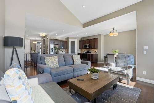 1929 High Park Circle Nw, High River, AB - Indoor Photo Showing Living Room