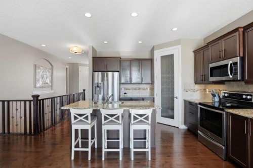 1929 High Park Circle Nw, High River, AB - Indoor Photo Showing Kitchen