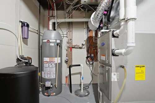 1929 High Park Circle Nw, High River, AB - Indoor Photo Showing Basement