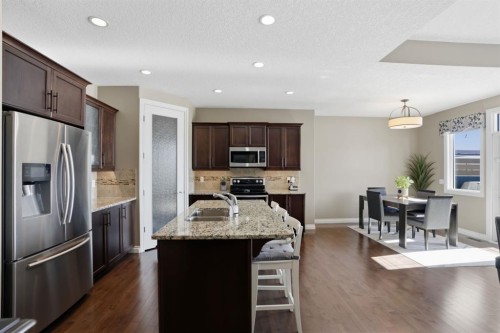 1929 High Park Circle Nw, High River, AB - Indoor Photo Showing Kitchen With Upgraded Kitchen