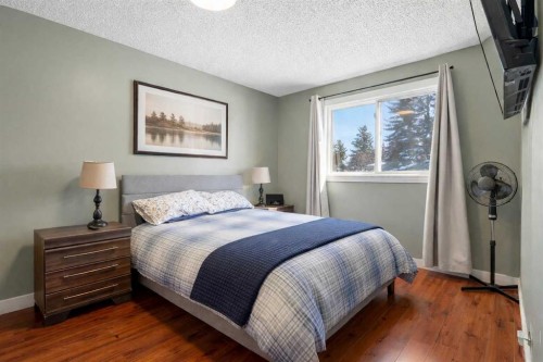 14520 Parkside Drive Se, Calgary, AB - Indoor Photo Showing Bedroom