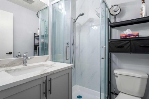 14520 Parkside Drive Se, Calgary, AB - Indoor Photo Showing Bathroom