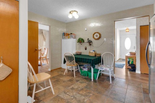 6004 Maddock Drive Ne, Calgary, AB - Indoor