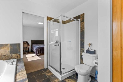 57 Everwillow Boulevard Sw, Calgary, AB - Indoor Photo Showing Bathroom