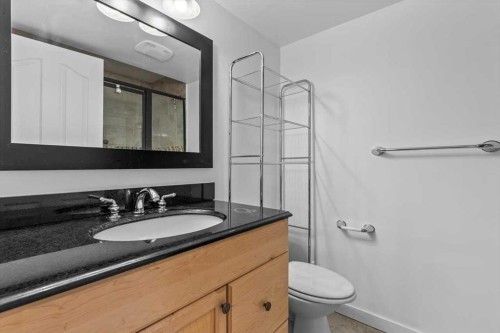 57 Everwillow Boulevard Sw, Calgary, AB - Indoor Photo Showing Bathroom