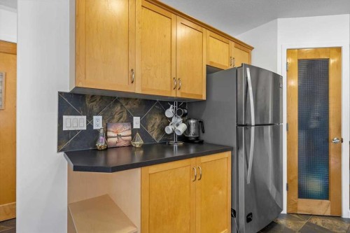 57 Everwillow Boulevard Sw, Calgary, AB - Indoor Photo Showing Kitchen