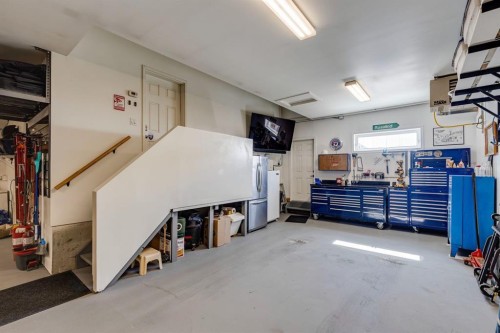 293 Boulder Creek Crescent, Langdon, AB - Indoor Photo Showing Garage